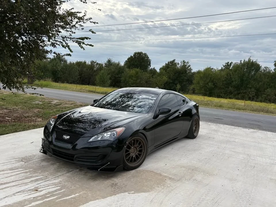 2010 Hyundai Genesis Coupe - Image 10 of 18
