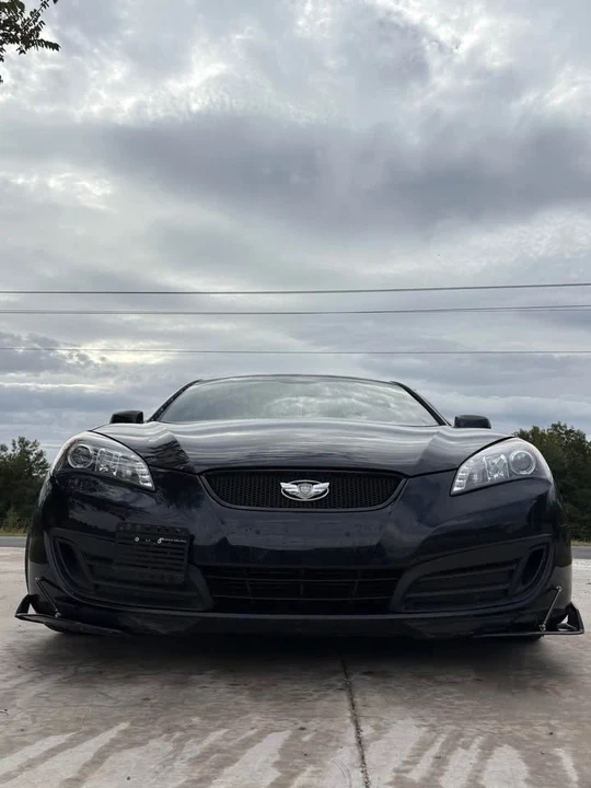 2010 Hyundai Genesis Coupe - Image 2 of 18