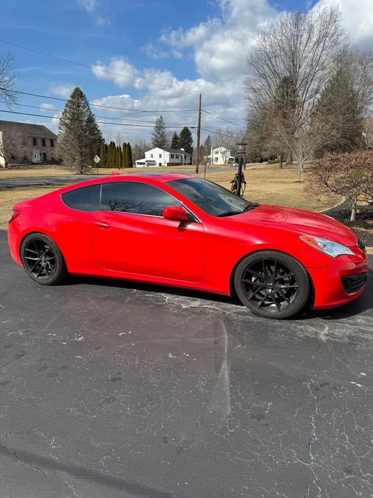 2010 Hyundai Genesis Coupe - Image 3 of 13