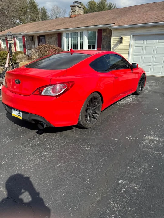2010 Hyundai Genesis Coupe - Image 4 of 13