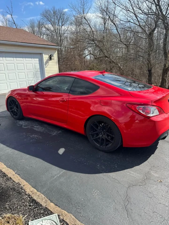 2010 Hyundai Genesis Coupe - Image 7 of 13