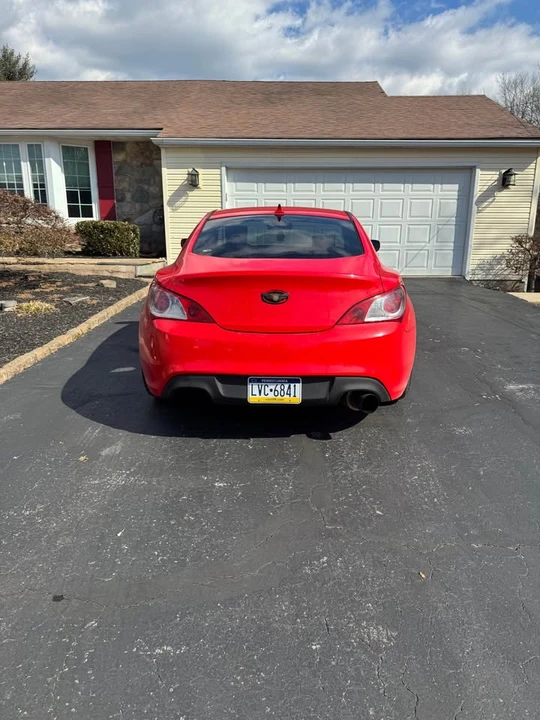 2010 Hyundai Genesis Coupe - Image 5 of 13