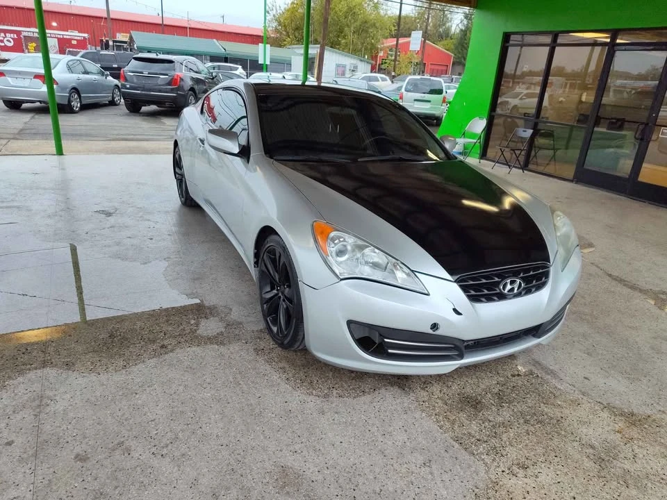 2010 Hyundai Genesis Coupe - Image 6 of 9