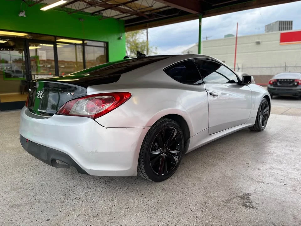 2010 Hyundai Genesis Coupe - Image 7 of 9