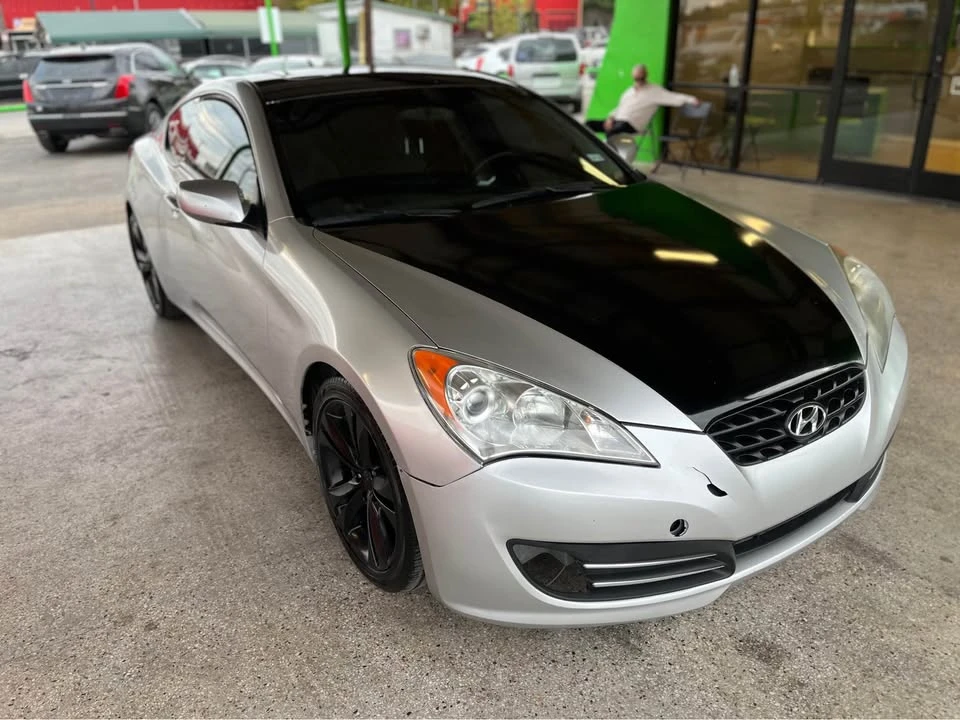 2010 Hyundai Genesis Coupe - Image 3 of 9