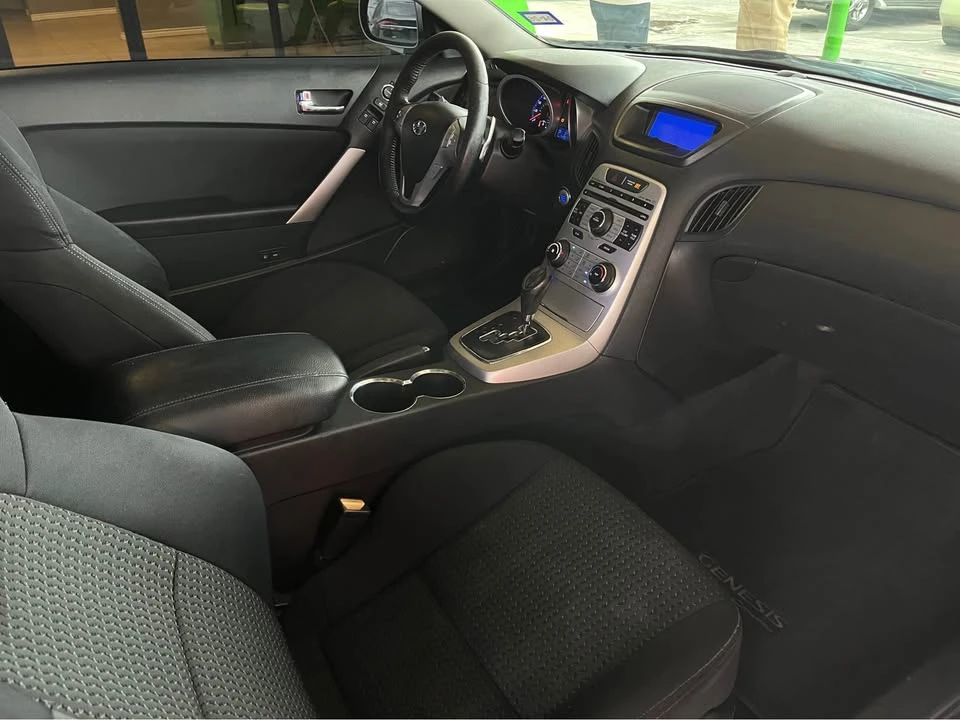 2010 Hyundai Genesis Coupe - Image 9 of 9