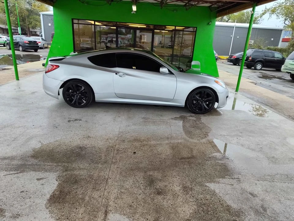 2010 Hyundai Genesis Coupe - Image 8 of 9