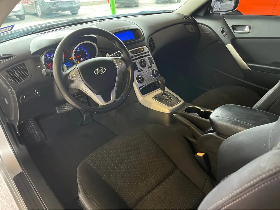 2010 Hyundai Genesis Coupe - Image 8 of 9