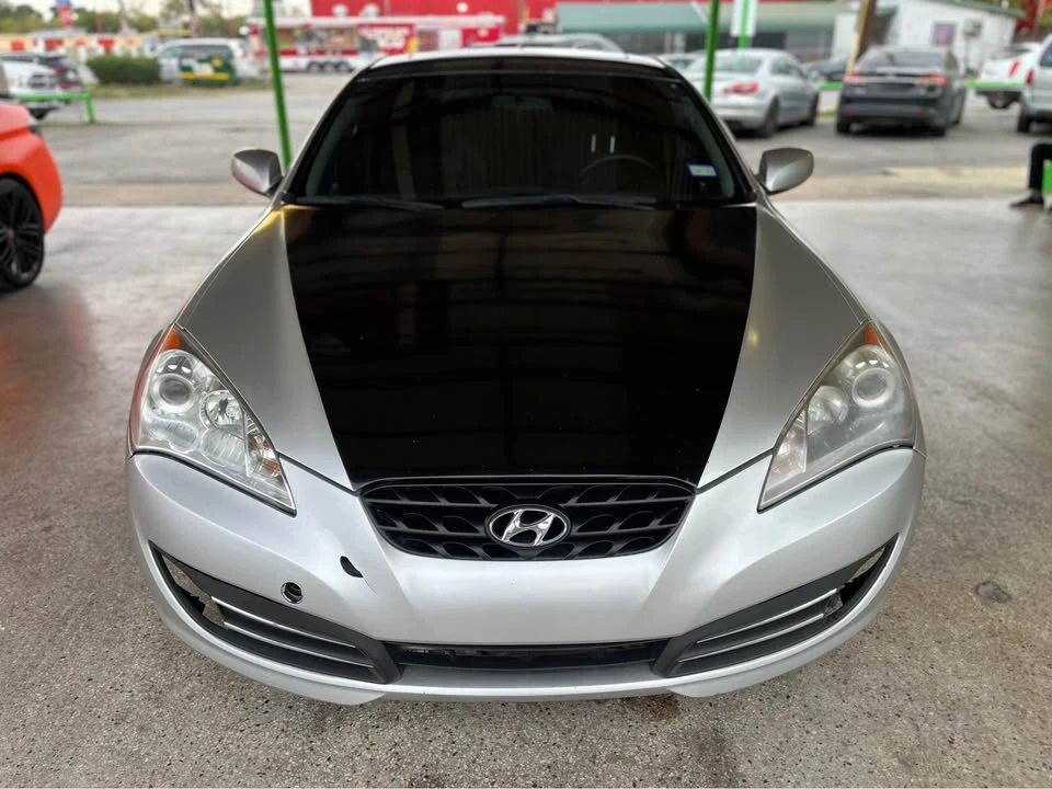 2010 Hyundai Genesis Coupe - Image 2 of 9