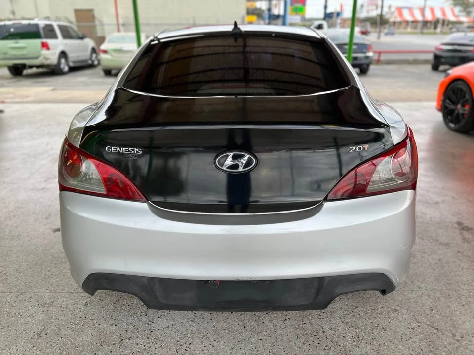 2010 Hyundai Genesis Coupe - Image 6 of 9