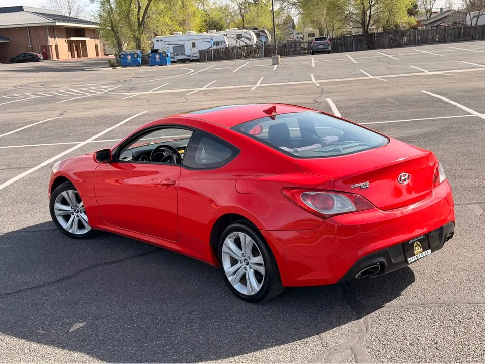 2010 Hyundai Genesis Coupe - Image 8 of 15