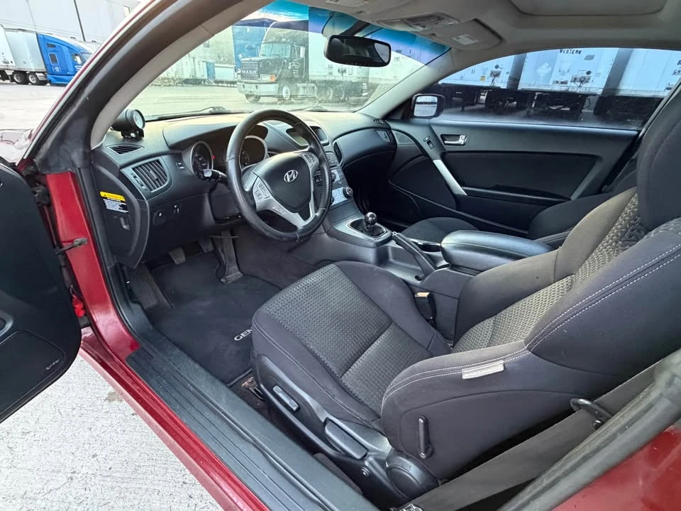 2010 Hyundai Genesis Coupe - Image 6 of 11