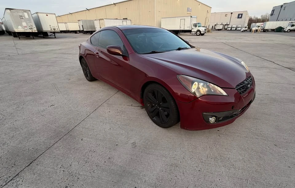 2010 Hyundai Genesis Coupe - Image 3 of 11