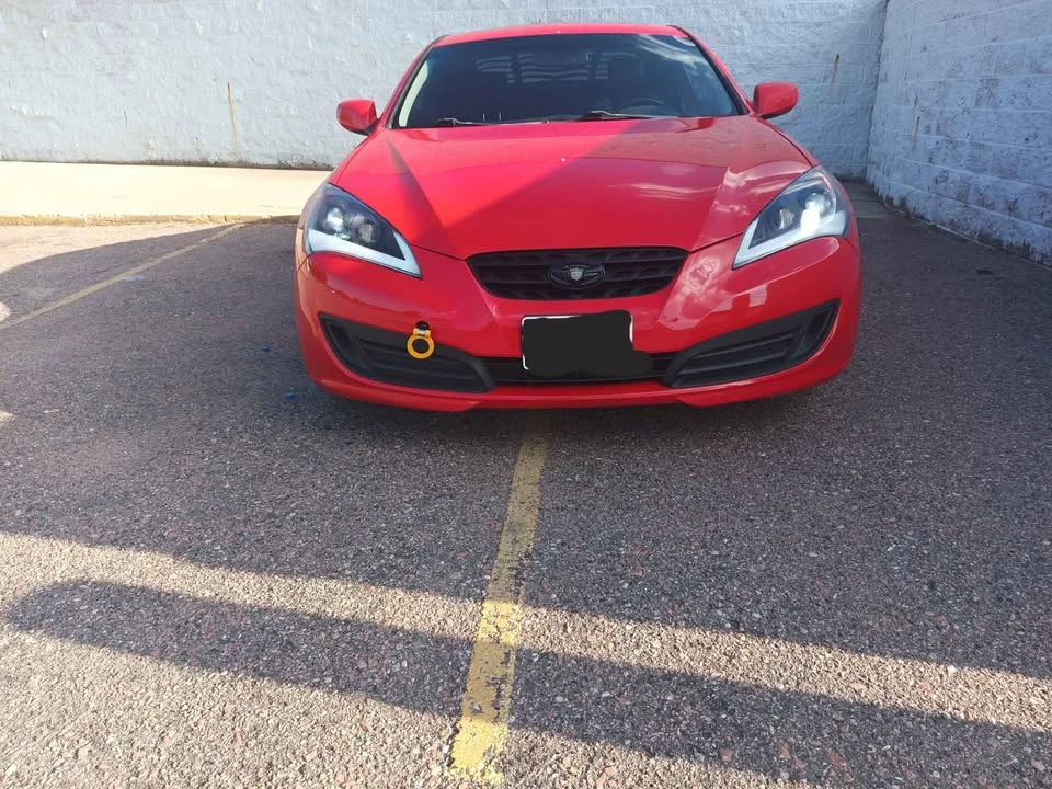 2010 Hyundai Genesis Coupe - Image 3 of 4