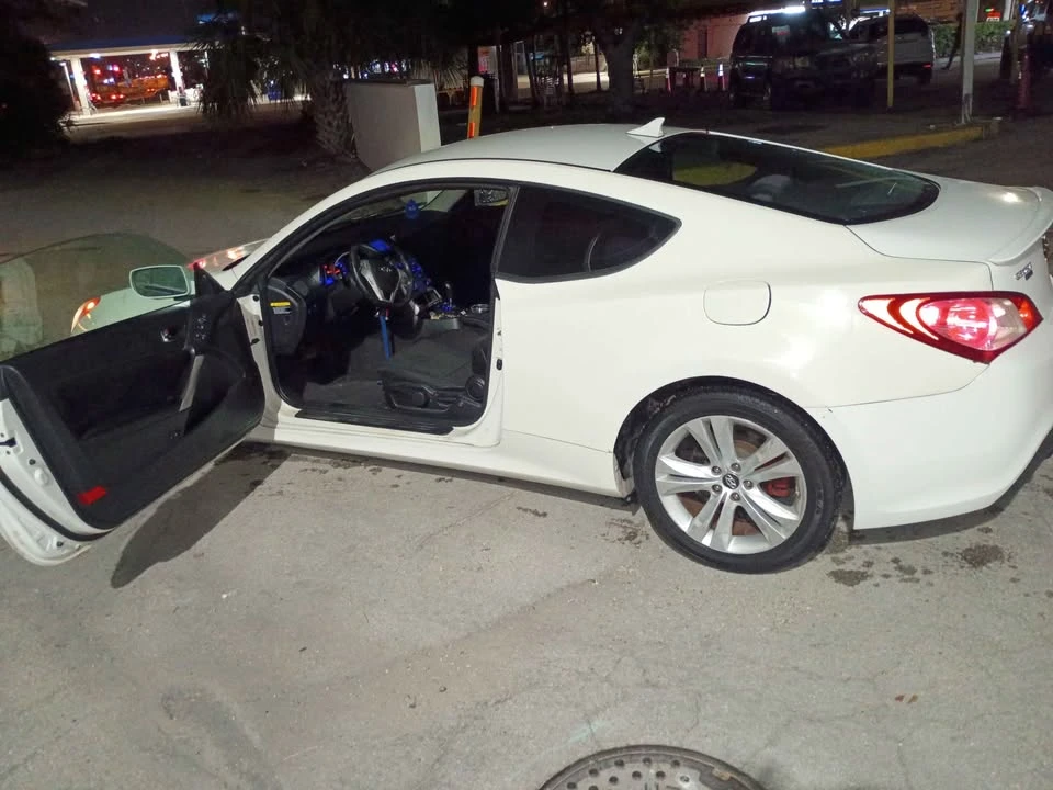 2010 Hyundai Genesis Coupe - Image 11 of 11