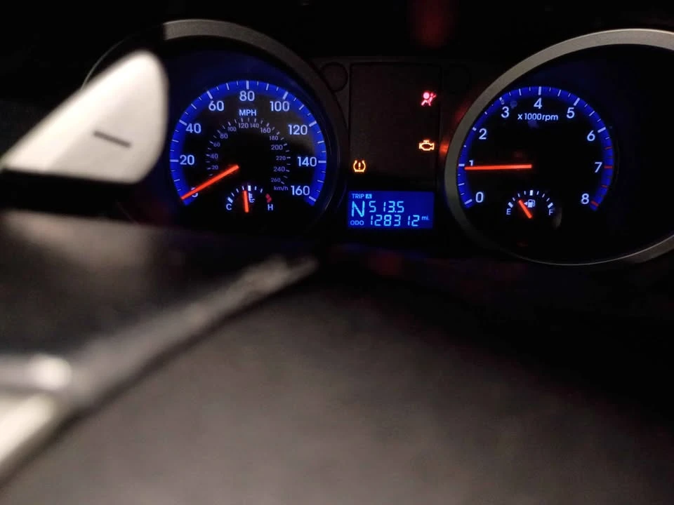 2010 Hyundai Genesis Coupe - Image 8 of 11