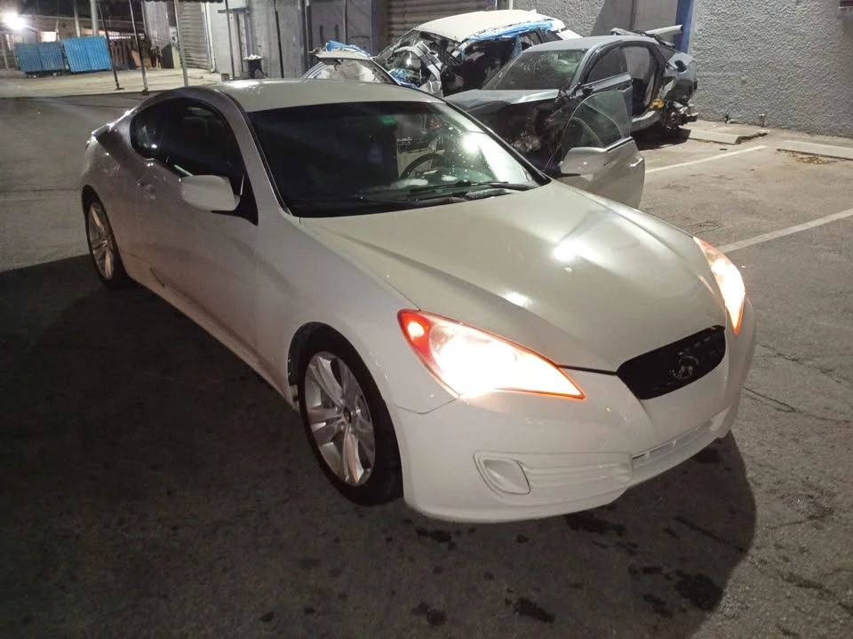 2010 Hyundai Genesis Coupe - Image 6 of 11