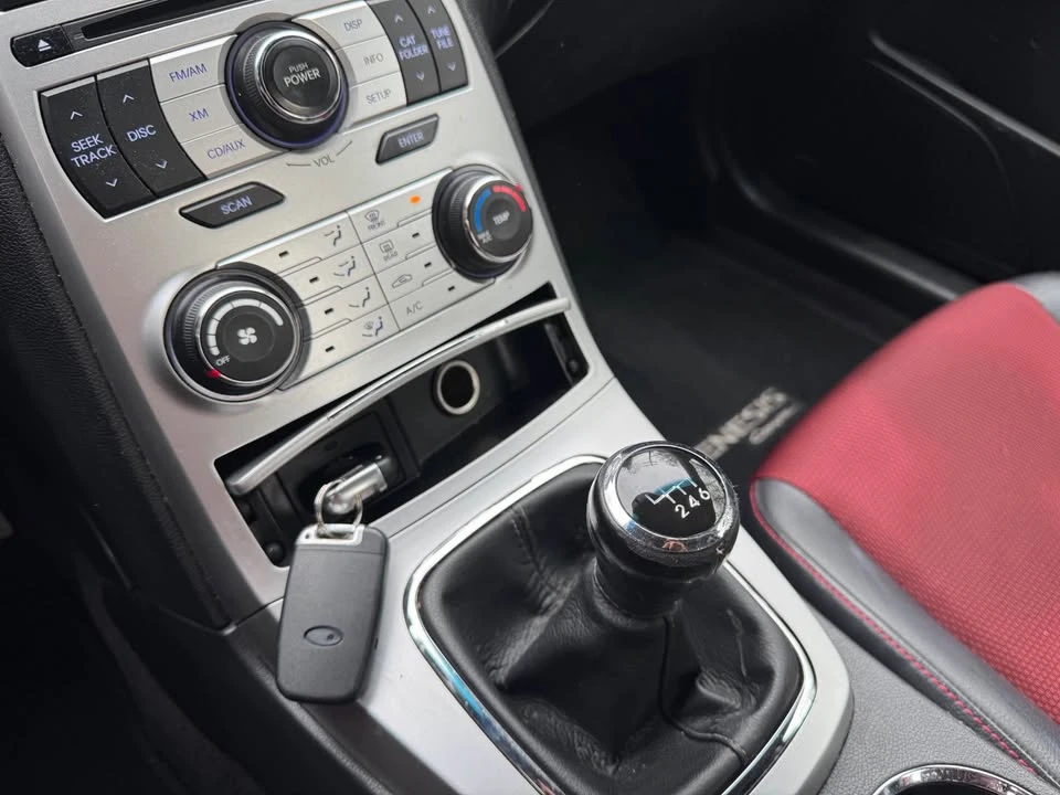 2010 Hyundai Genesis Coupe - Image 11 of 15