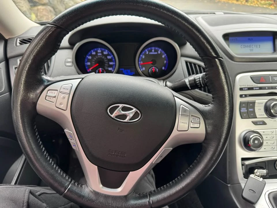 2010 Hyundai Genesis Coupe - Image 11 of 14