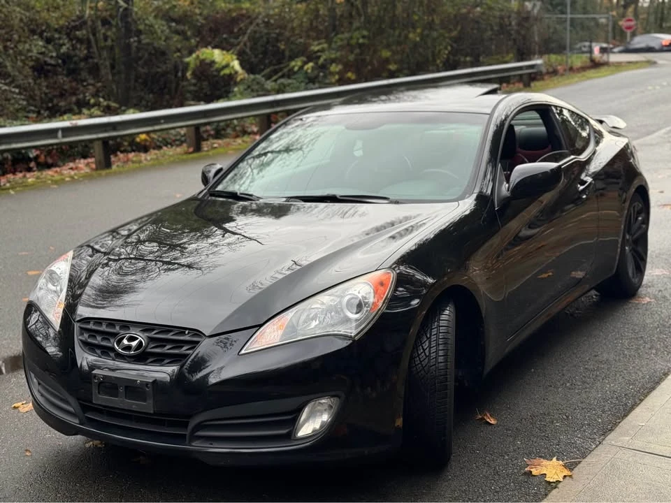2010 Hyundai Genesis Coupe - Image 2 of 15