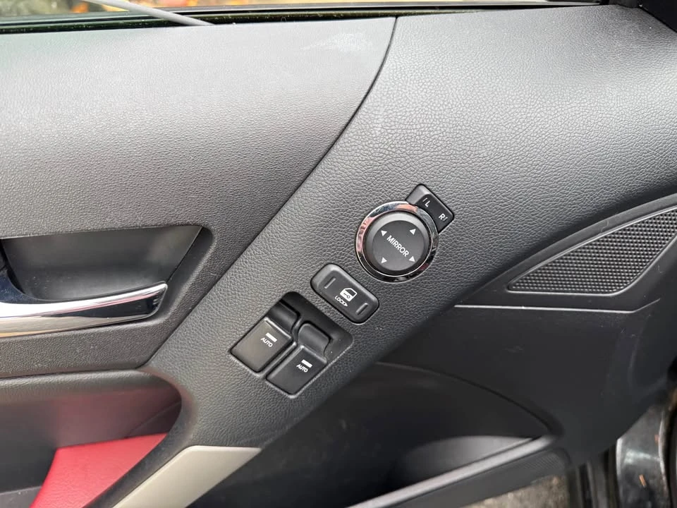 2010 Hyundai Genesis Coupe - Image 8 of 15