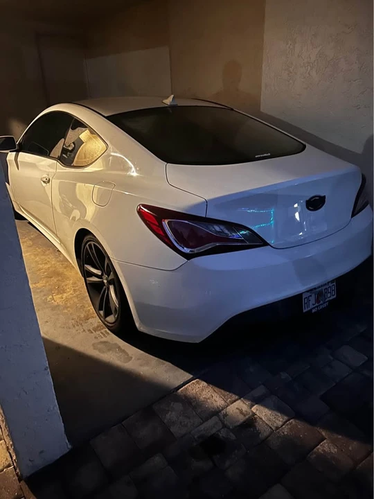 2010 Hyundai Genesis Coupe - Image 4 of 12