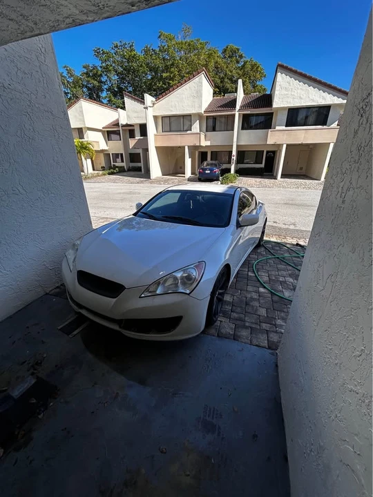 2010 Hyundai Genesis Coupe - Image 2 of 12