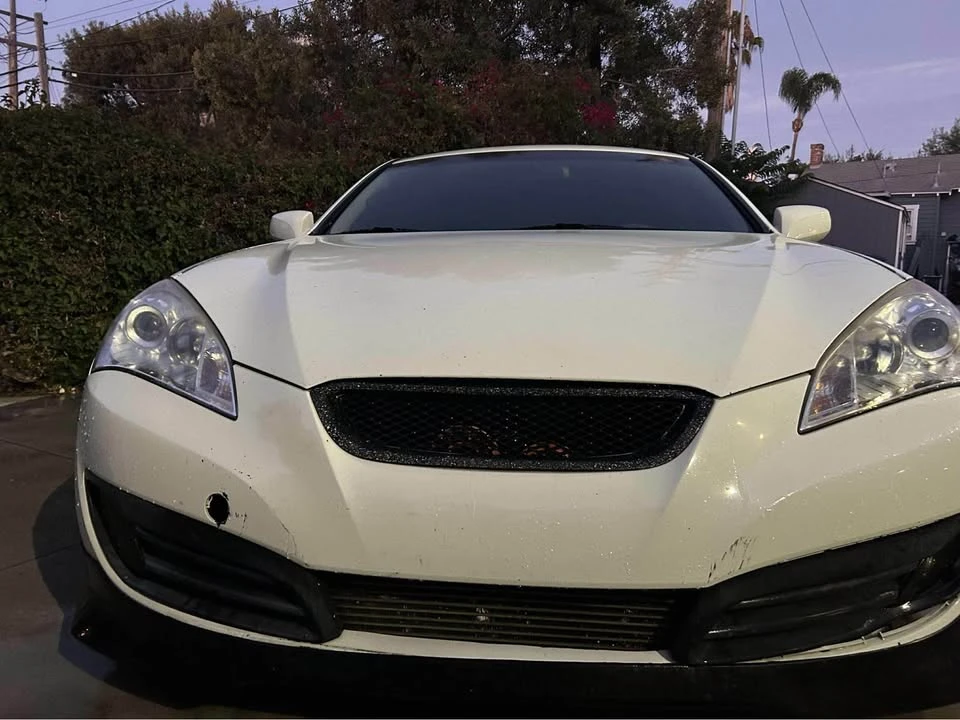 2010 Hyundai Genesis Coupe - Image 2 of 9