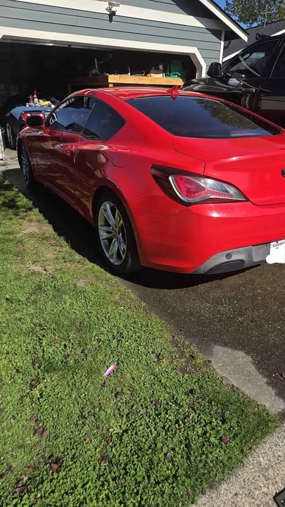 2010 Hyundai Genesis Coupe - Image 5 of 11