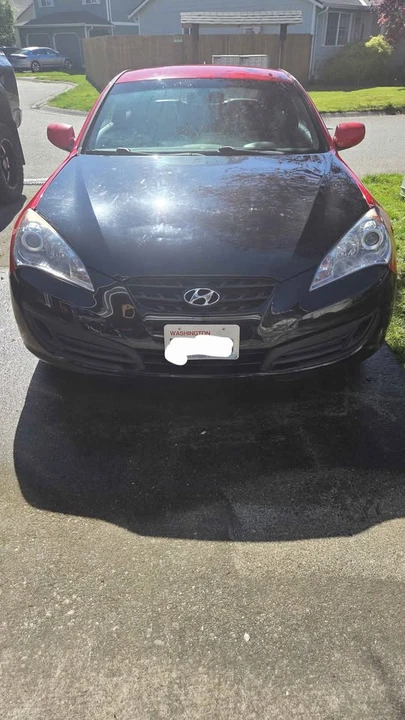 2010 Hyundai Genesis Coupe - Image 2 of 11