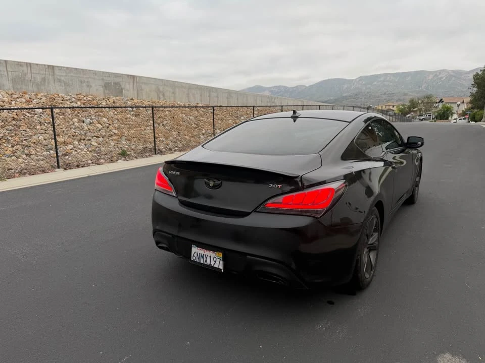 2010 Hyundai Genesis Coupe - Image 12 of 12