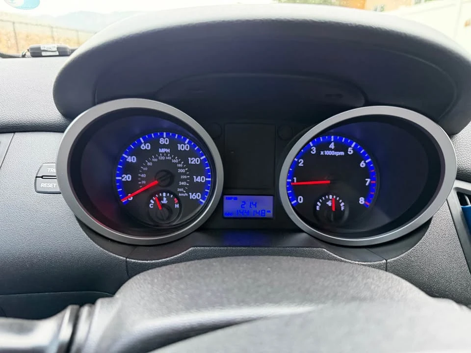 2010 Hyundai Genesis Coupe - Image 10 of 12