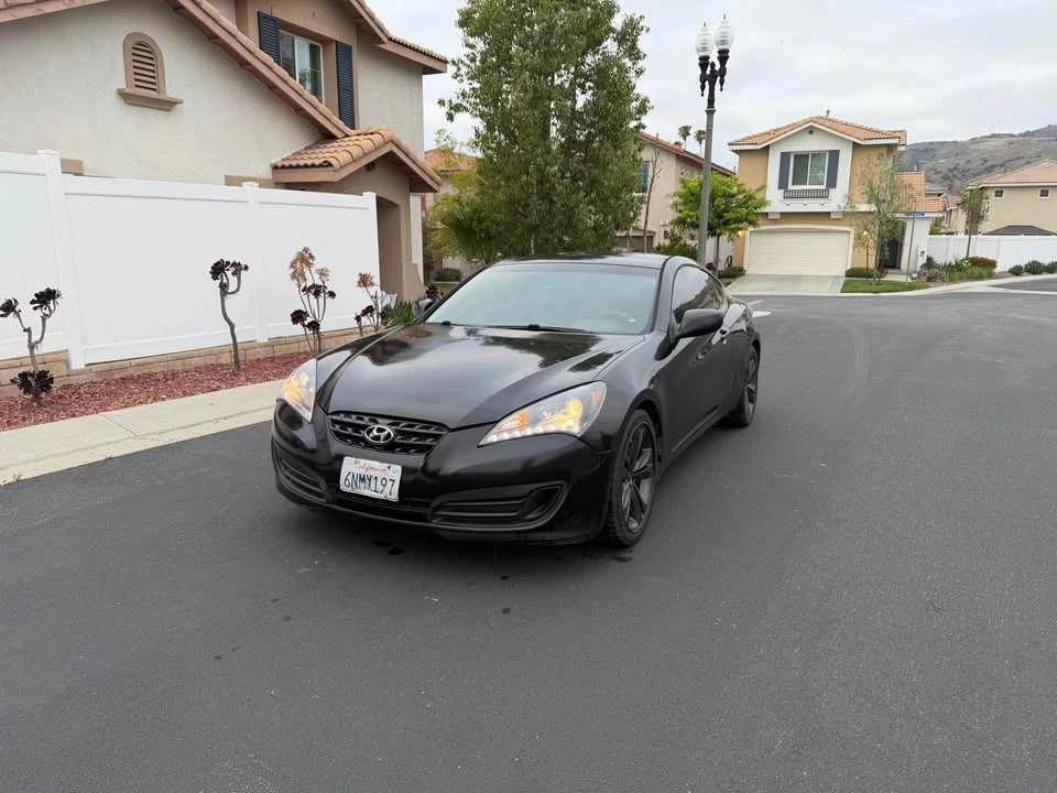 2010 Hyundai Genesis Coupe - Image 11 of 12