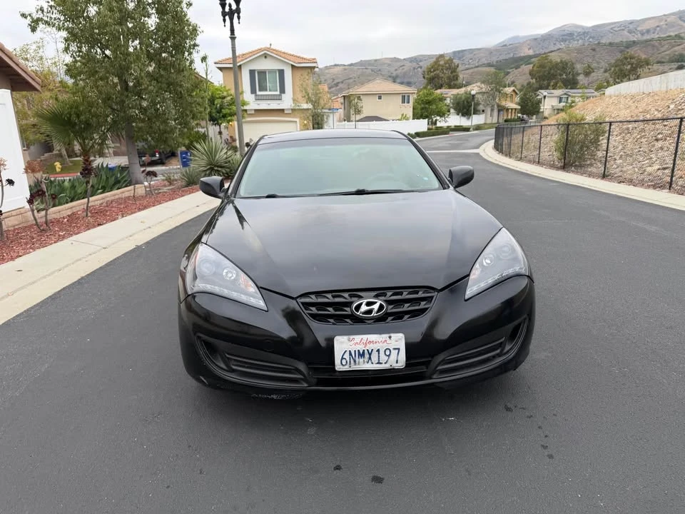 2010 Hyundai Genesis Coupe - Image 6 of 12