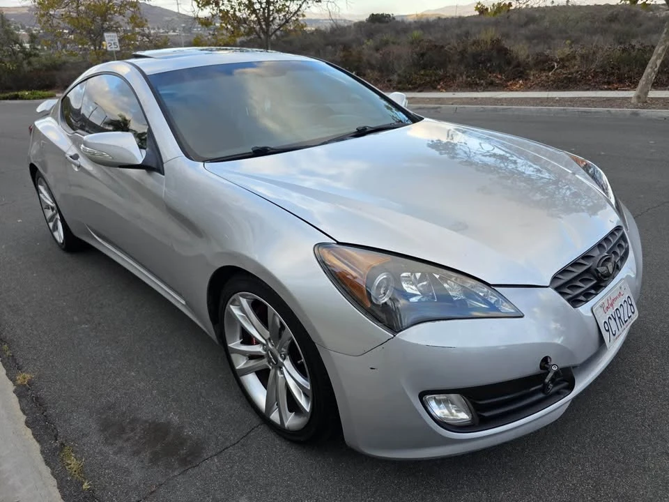 2010 Hyundai Genesis Coupe - Image 14 of 19