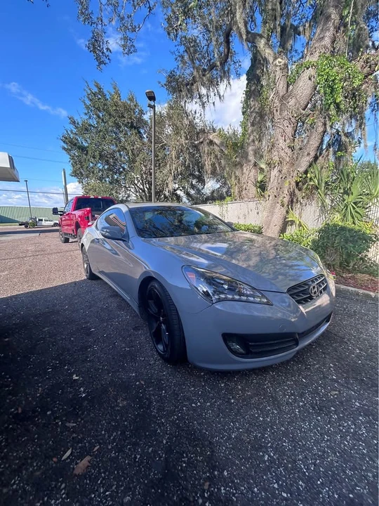 2010 Hyundai Genesis Coupe - Image 2 of 8