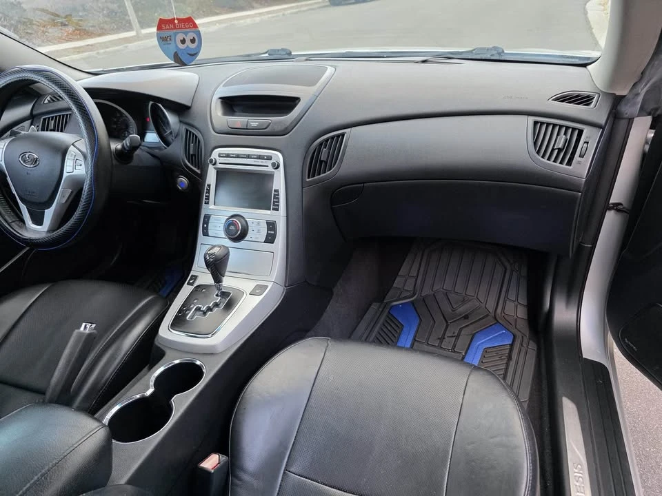 2010 Hyundai Genesis Coupe - Image 5 of 19