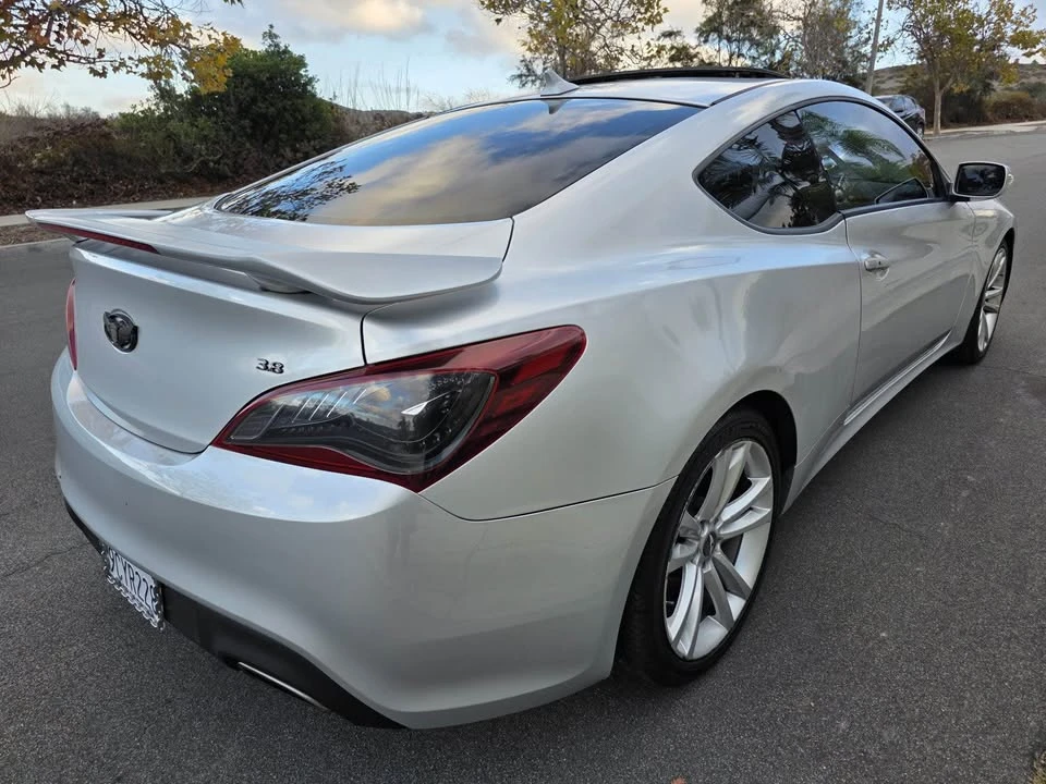 2010 Hyundai Genesis Coupe - Image 7 of 19