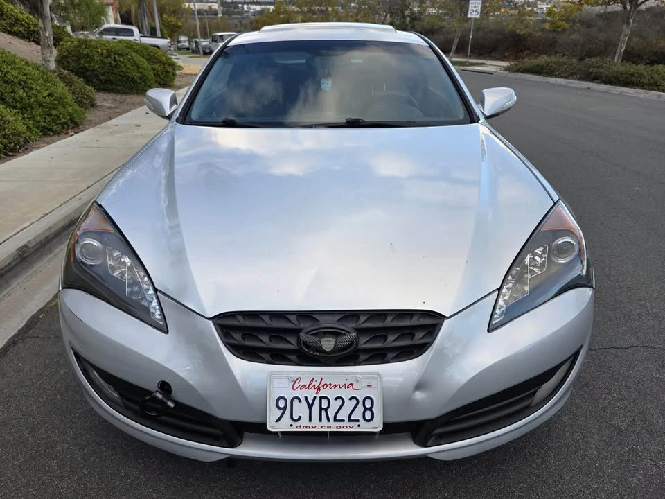 2010 Hyundai Genesis Coupe - Image 12 of 19