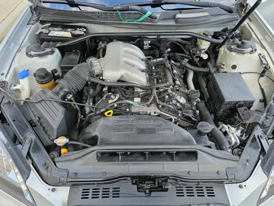 2010 Hyundai Genesis Coupe - Image 18 of 19
