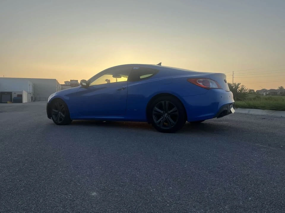 2010 Hyundai Genesis Coupe - Image 3 of 8
