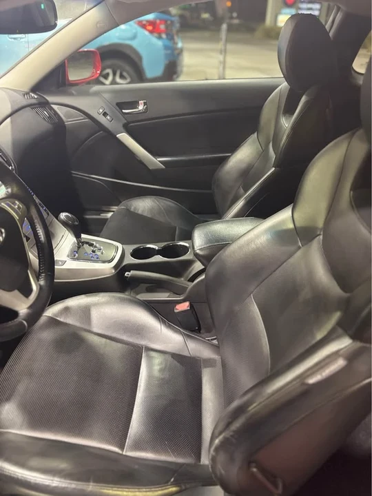 2010 Hyundai Genesis Coupe - Image 10 of 10