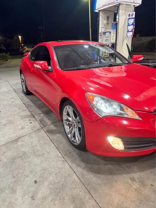 2010 Hyundai Genesis Coupe - Image 5 of 10