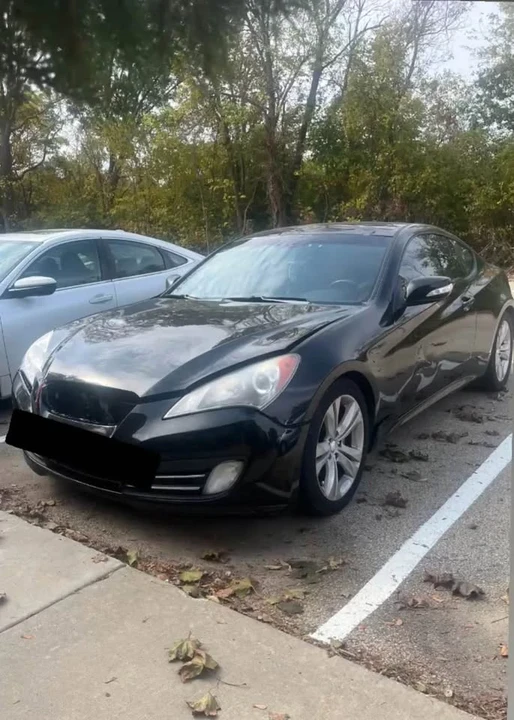 2010 Hyundai Genesis Coupe - Image 3 of 4