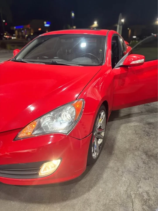 2010 Hyundai Genesis Coupe - Image 4 of 10