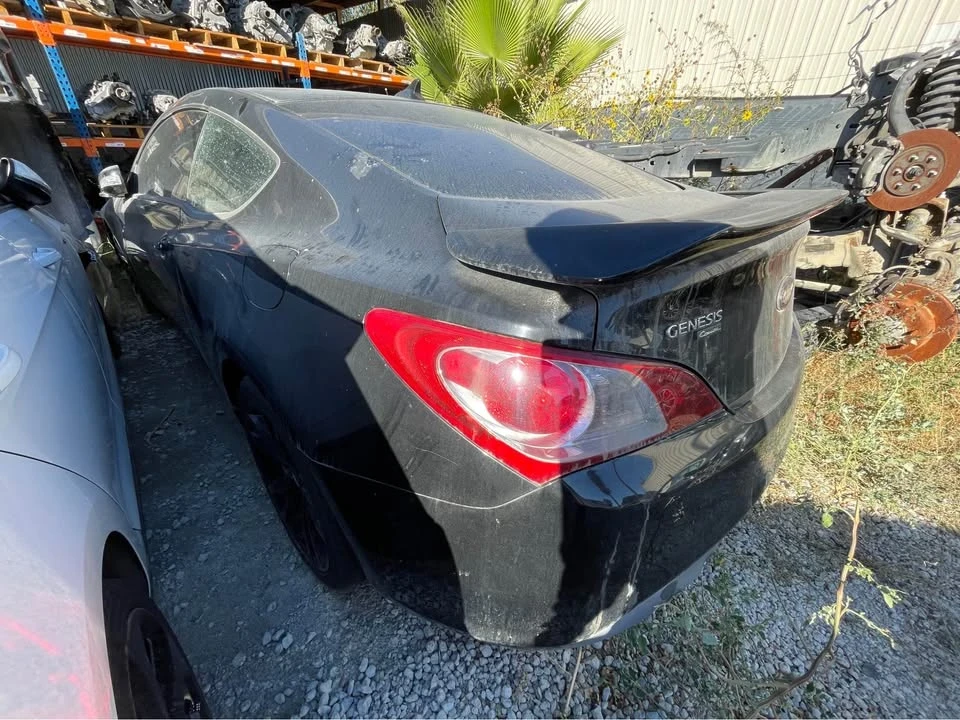 2010 Hyundai Genesis Coupe - Image 6 of 10