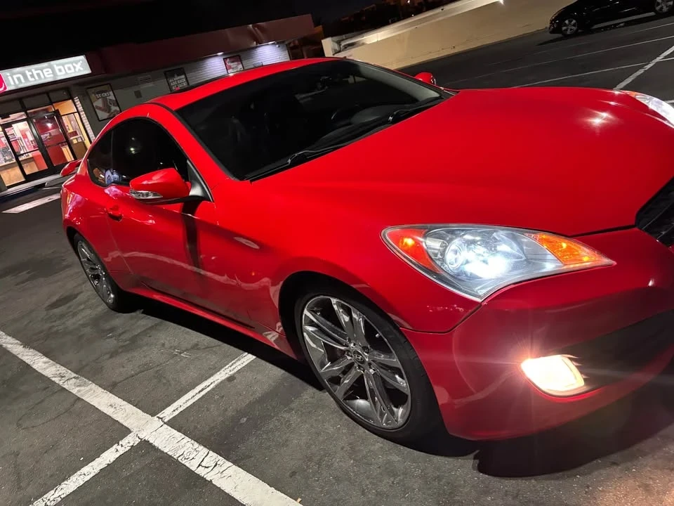 2010 Hyundai Genesis Coupe - Image 6 of 10