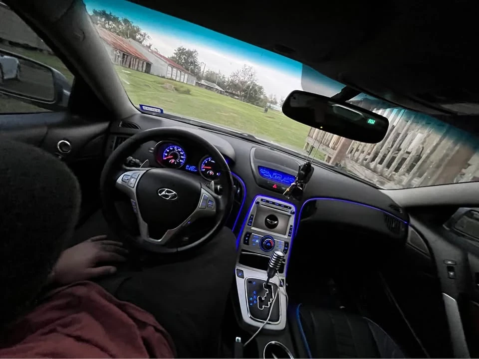2010 Hyundai Genesis Coupe - Image 7 of 9