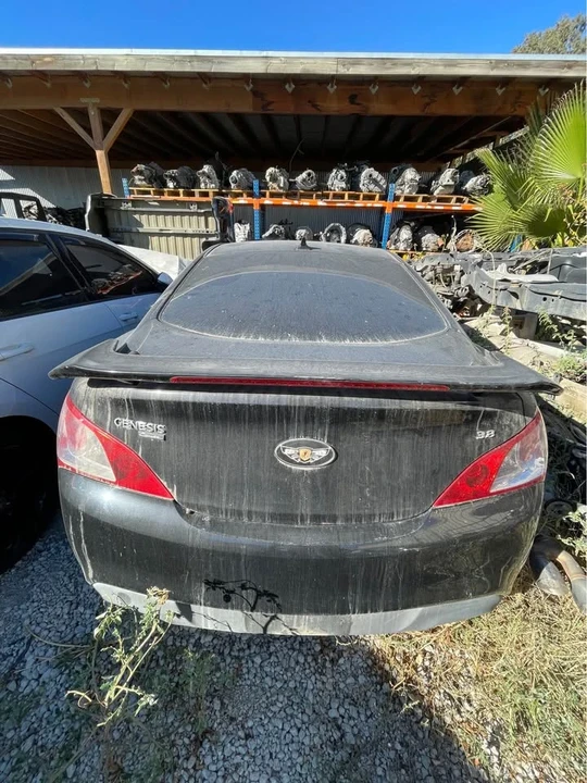 2010 Hyundai Genesis Coupe - Image 5 of 10