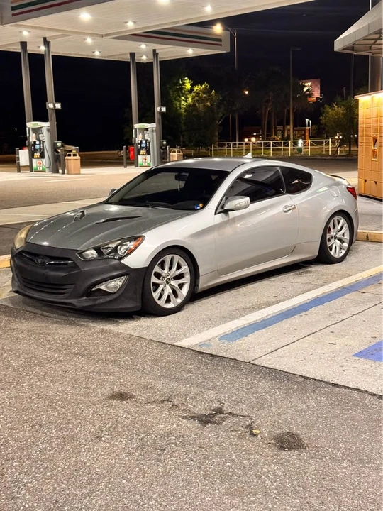 2010 Hyundai Genesis Coupe - Image 5 of 6
